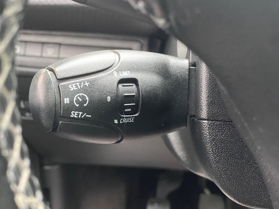 Peugeot 208 1,5 BlueHDi 100 Prestige Sky 5d