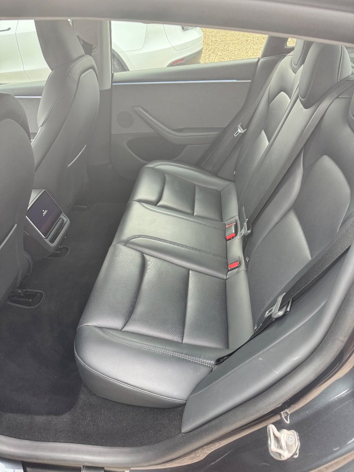 Tesla Model 3 RWD 4d