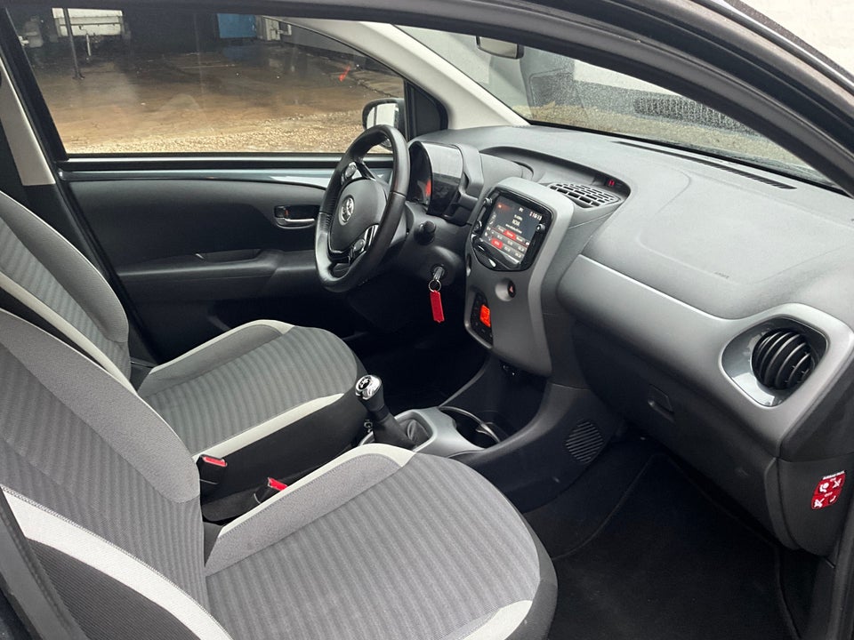Toyota Aygo 1,0 VVT-i x-pose 5d
