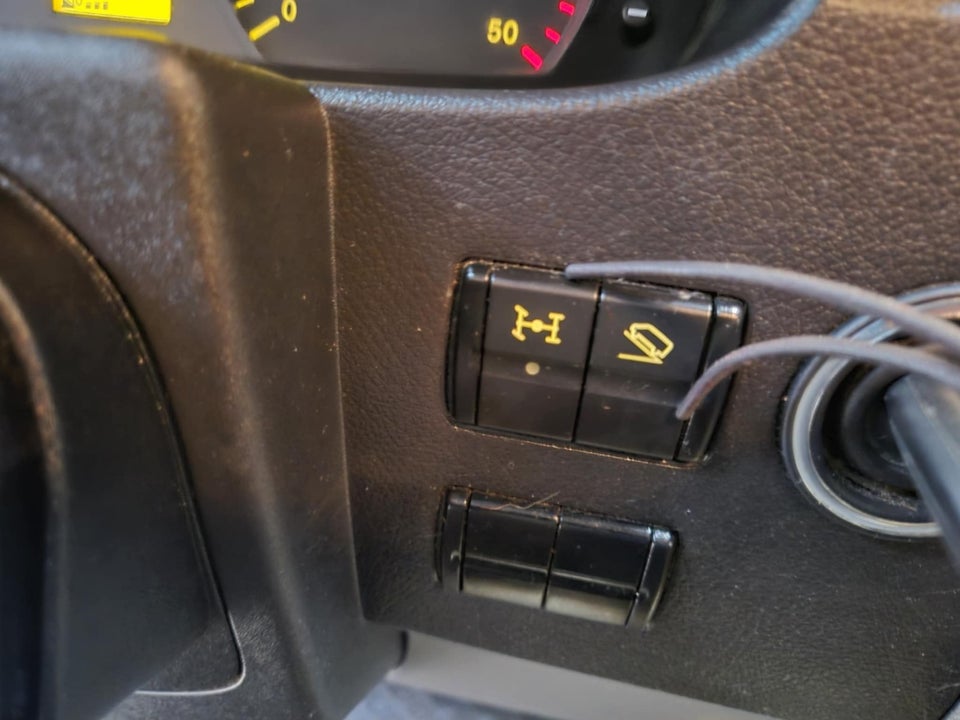 Mercedes Sprinter 319 3,0 CDi Alukasse m/lift 2d