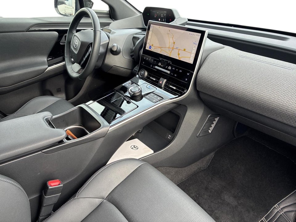 Toyota bZ4X Executive 5d