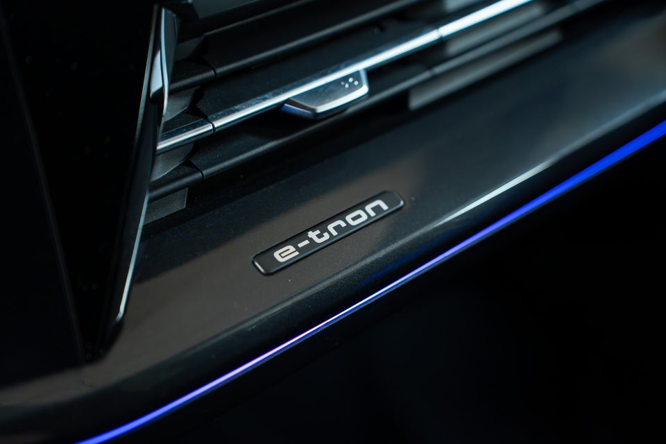 Audi Q4 e-tron 40 S-line 5d