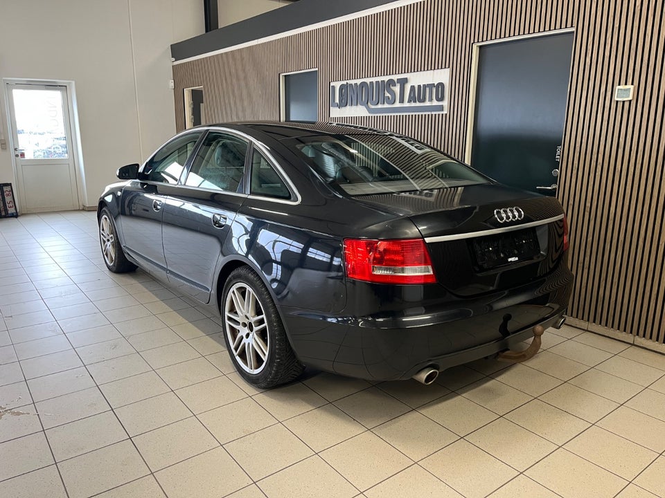 Audi A6 2,4 V6 4d