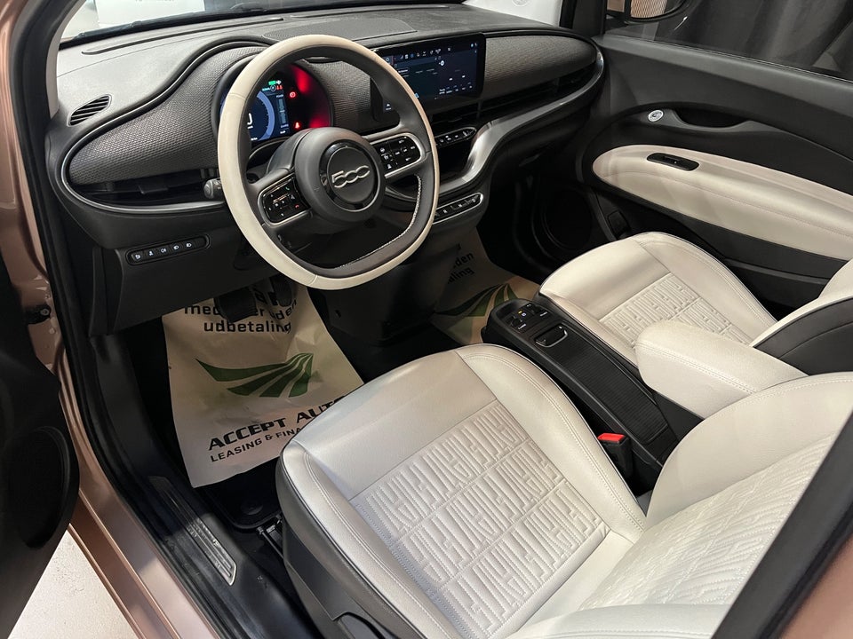 Fiat 500e 42 la Prima Sky 3d