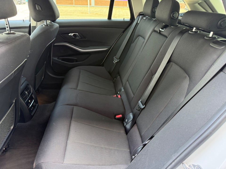 BMW 320d 2,0 Touring Connected aut. 5d