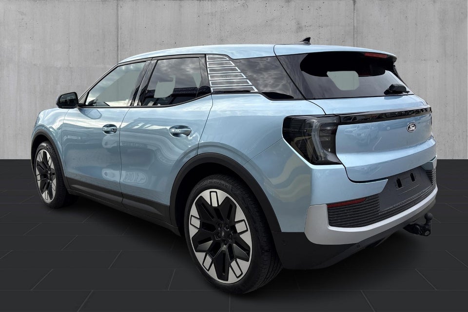 Ford Explorer 77 Premium Extended Range 5d