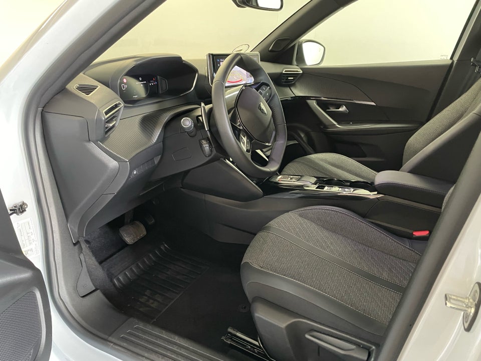 Peugeot 2008 1,2 PureTech 130 Allure EAT8 5d