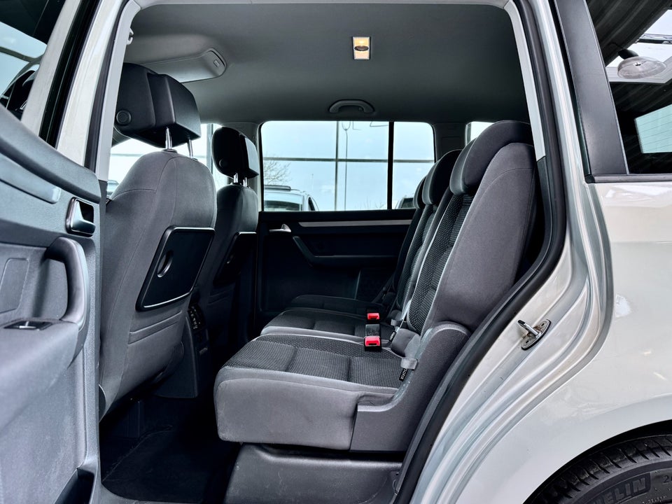 VW Touran 1,6 TDi 105 Comfortline BMT 7prs 5d