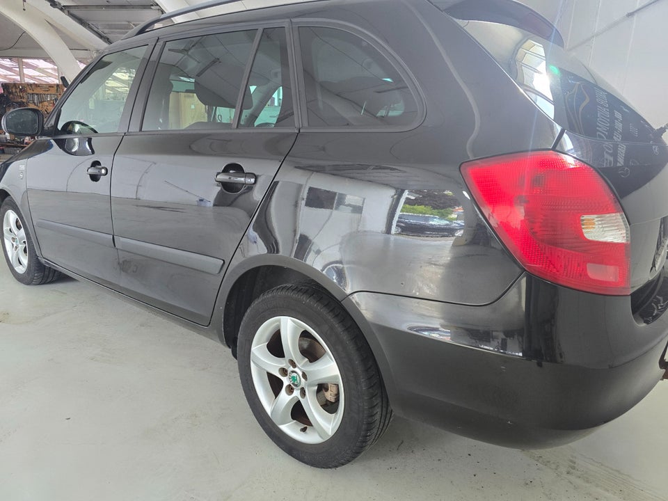 Skoda Fabia 1,6 TDi 105 Ambiente Combi 5d