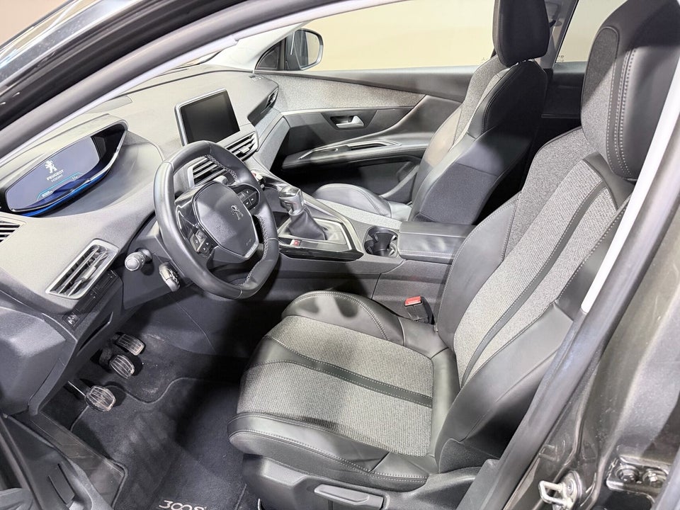 Peugeot 3008 1,2 e-THP 130 Allure 5d