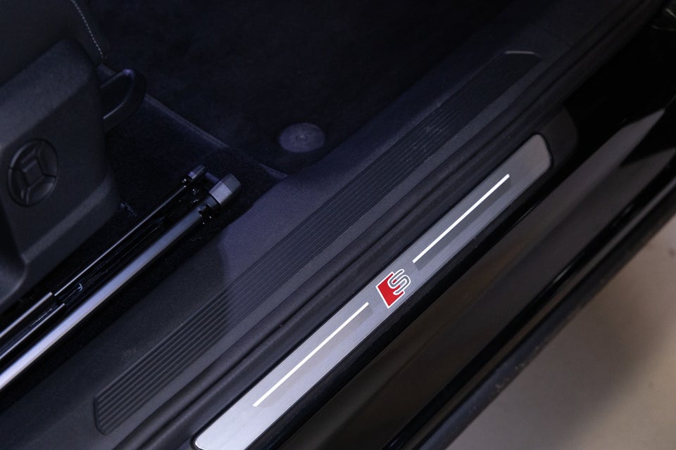 Audi Q4 e-tron 40 S-line 5d