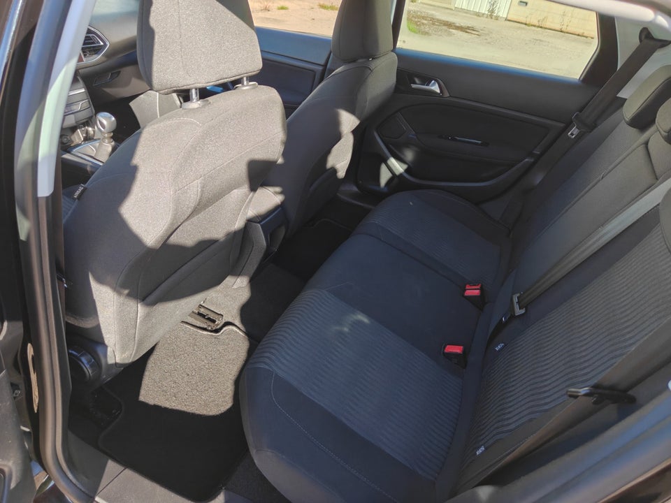 Peugeot 308 1,6 BlueHDi 120 Style SW 5d