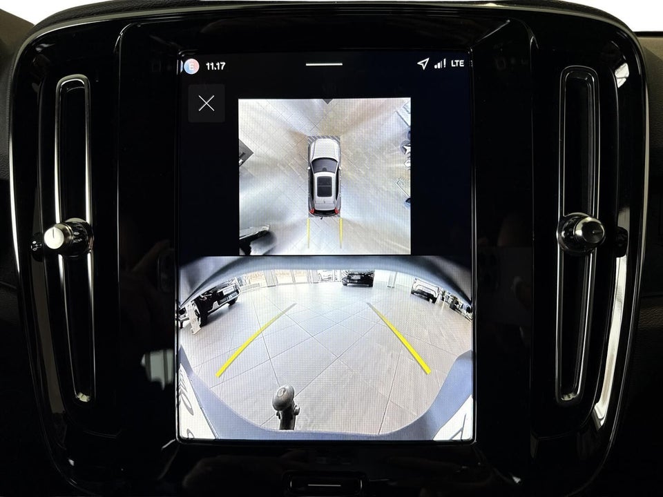 Volvo EX40 Extended Range Black Edition 5d