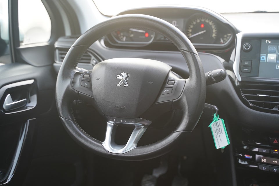 Peugeot 208 1,6 BlueHDi 100 Envy Sky 5d