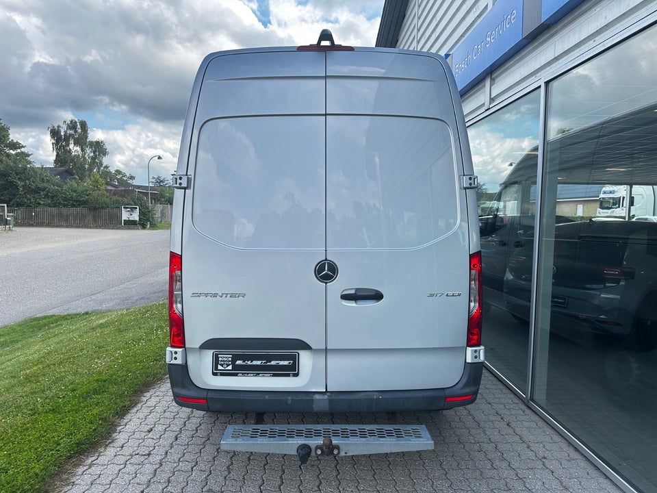 Mercedes Sprinter 317 2,0 CDi A2 Kassevogn aut. RWD