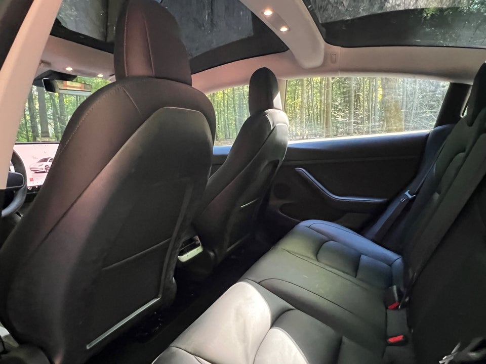 Tesla Model 3 Long Range AWD 4d