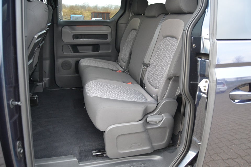 VW ID.Buzz 77 Pro SWB 5d