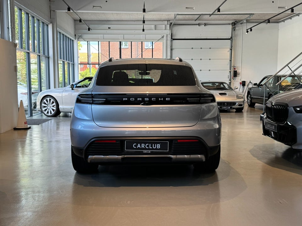 Porsche Macan 4 5d