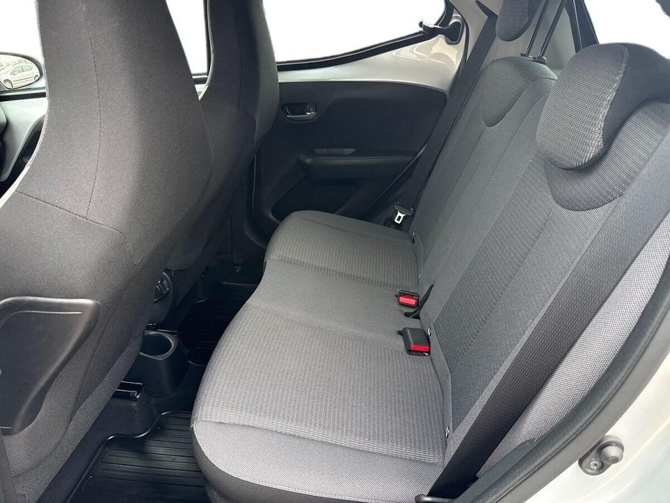 Toyota Aygo 1,0 VVT-i x-press 5d