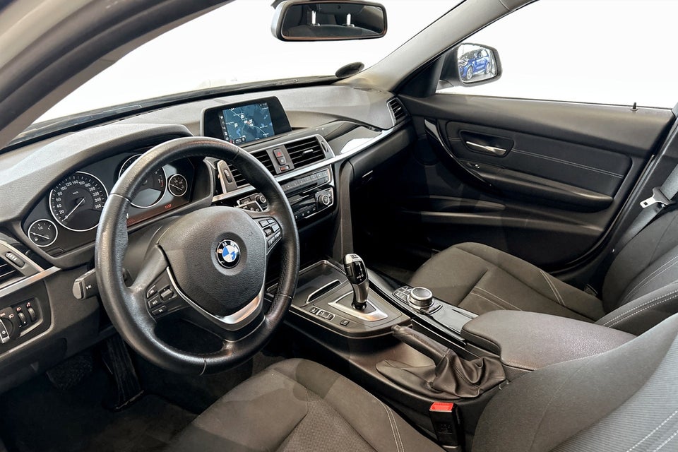 BMW 320i 2,0 Touring Executive aut. 5d