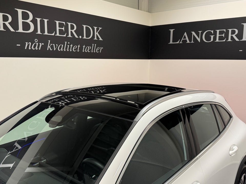 Mercedes EQA300 Progressive 4Matic 5d