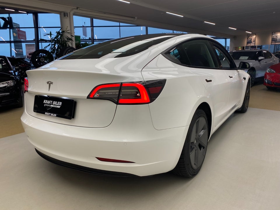 Tesla Model 3 Standard Range+ RWD 4d