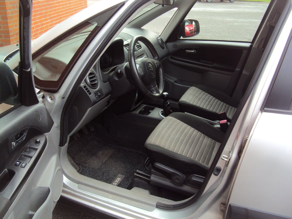 Suzuki SX4 1,6 CombiBack GLX 5d