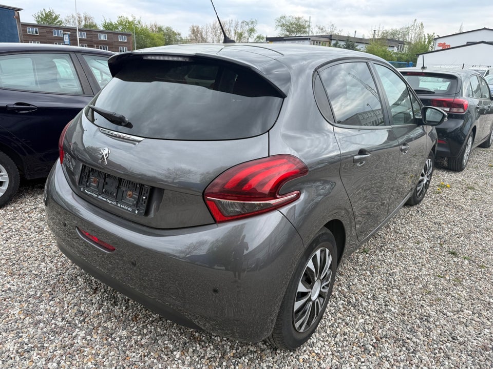 Peugeot 208 1,5 BlueHDi 100 Signature+ 5d
