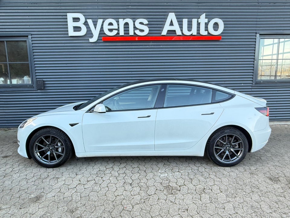 Tesla Model 3 Long Range AWD 4d