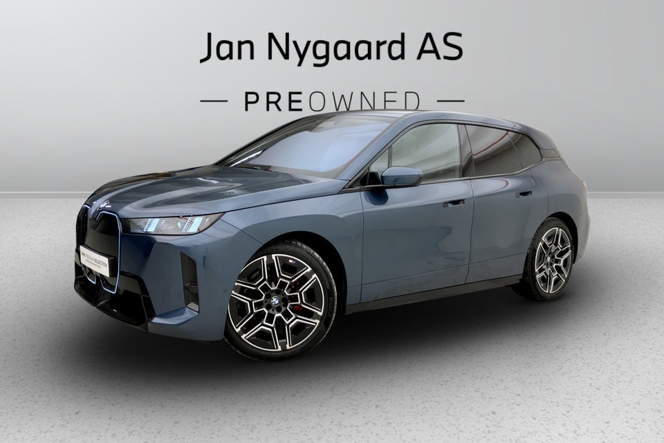 BMW iX xDrive45 Fully Charged 5d