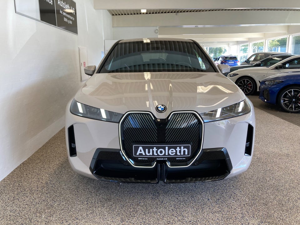 BMW iX xDrive45 M-Sport 5d