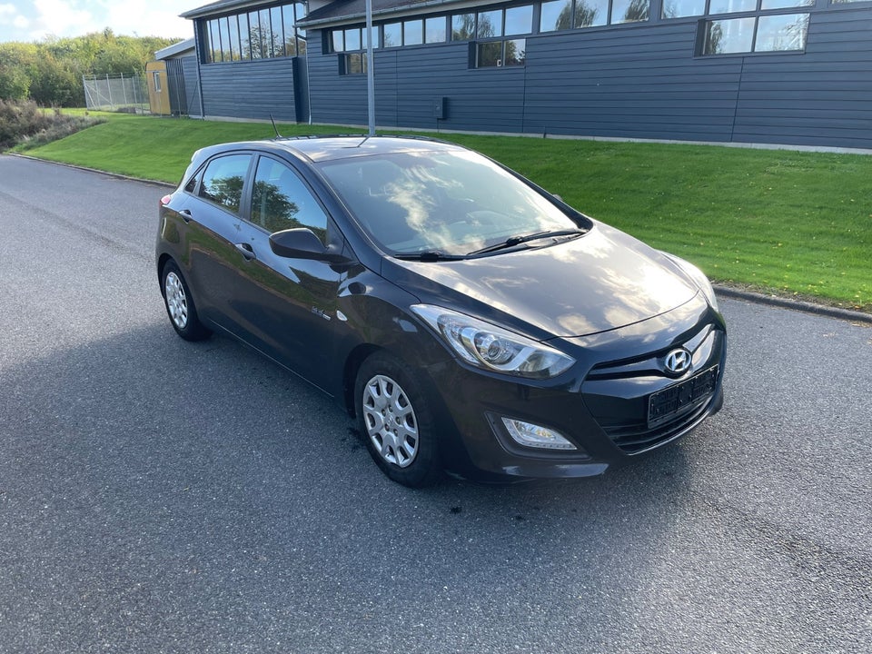 Hyundai i30 1,6 CRDi 110 Comfort Eco 5d