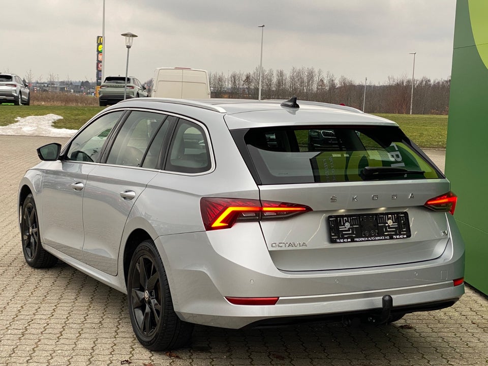Skoda Octavia 1,4 TSi iV Plus Combi DSG 5d