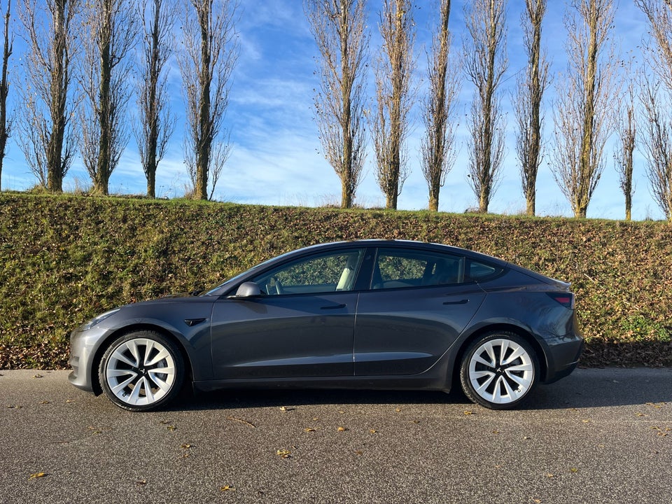 Tesla Model 3 Long Range AWD 4d