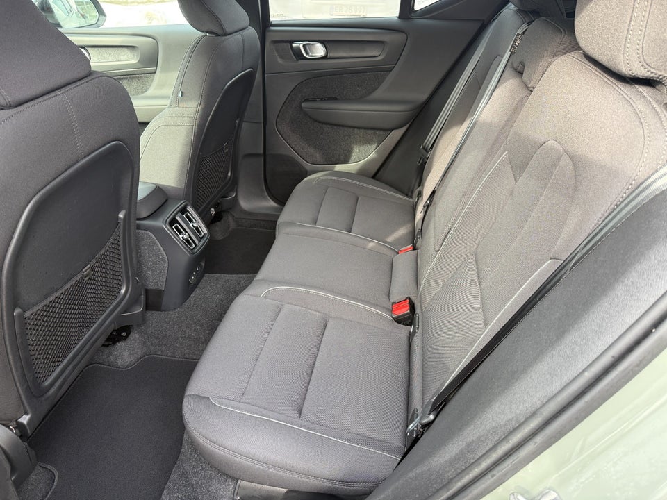 Volvo EX40 Extended Range Plus 5d