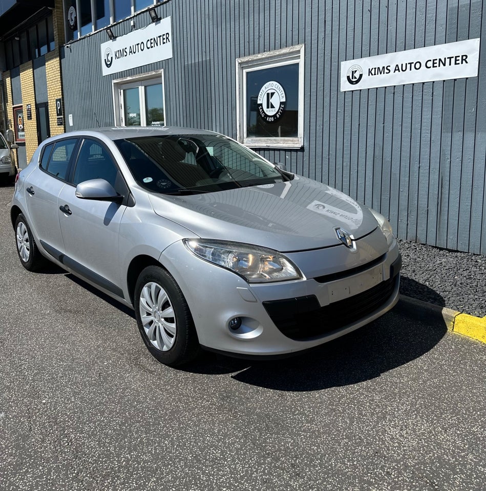 Renault Megane III 1,6 100 Expression 5d