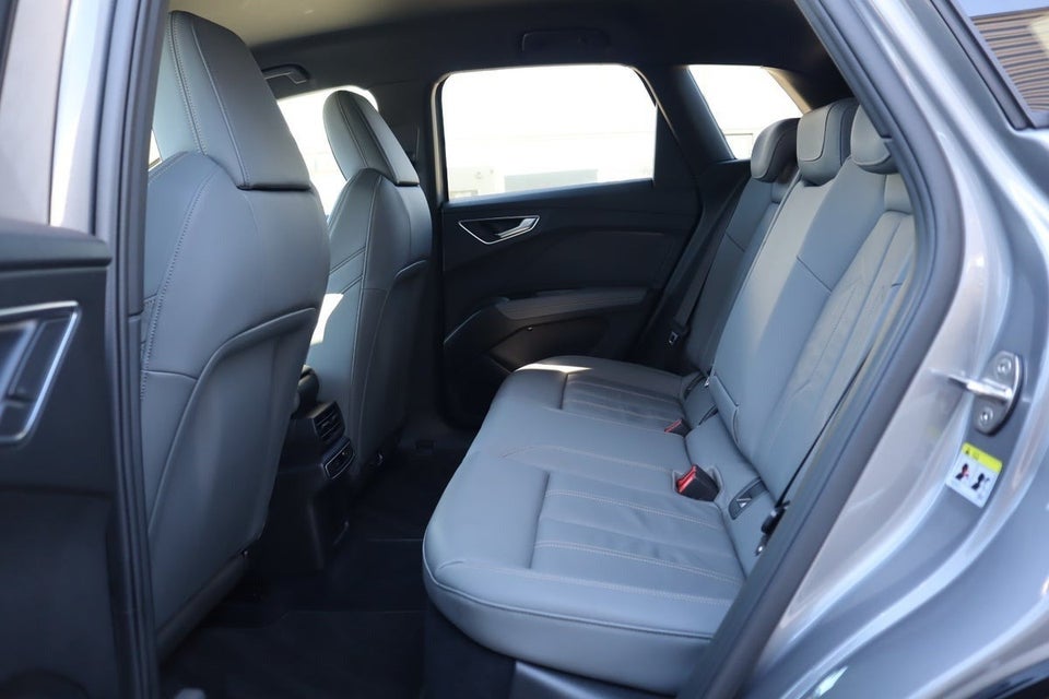 Audi Q4 e-tron 45 S-line quattro 5d