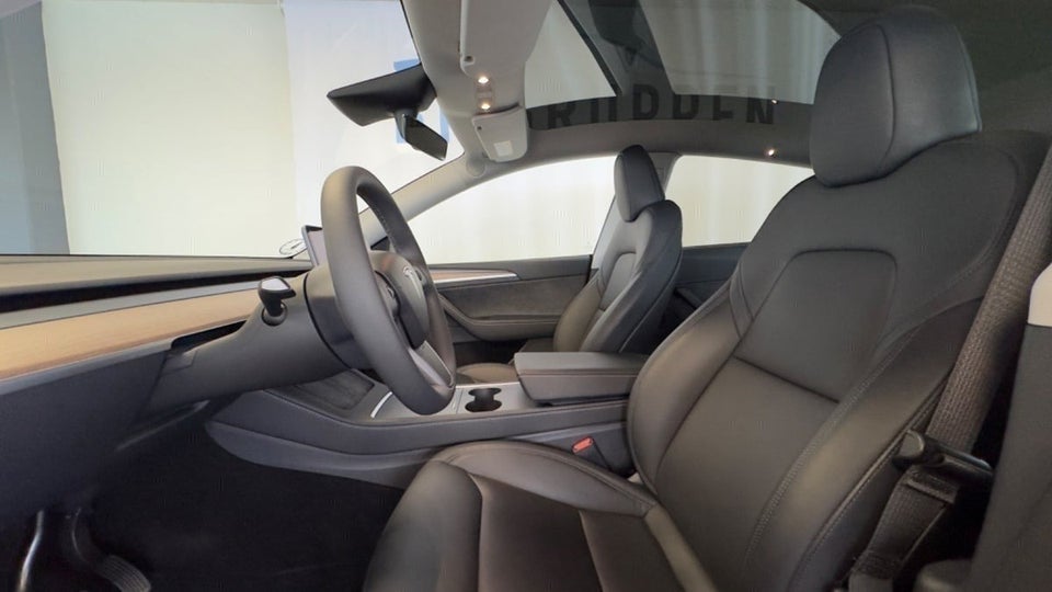 Tesla Model Y RWD 5d
