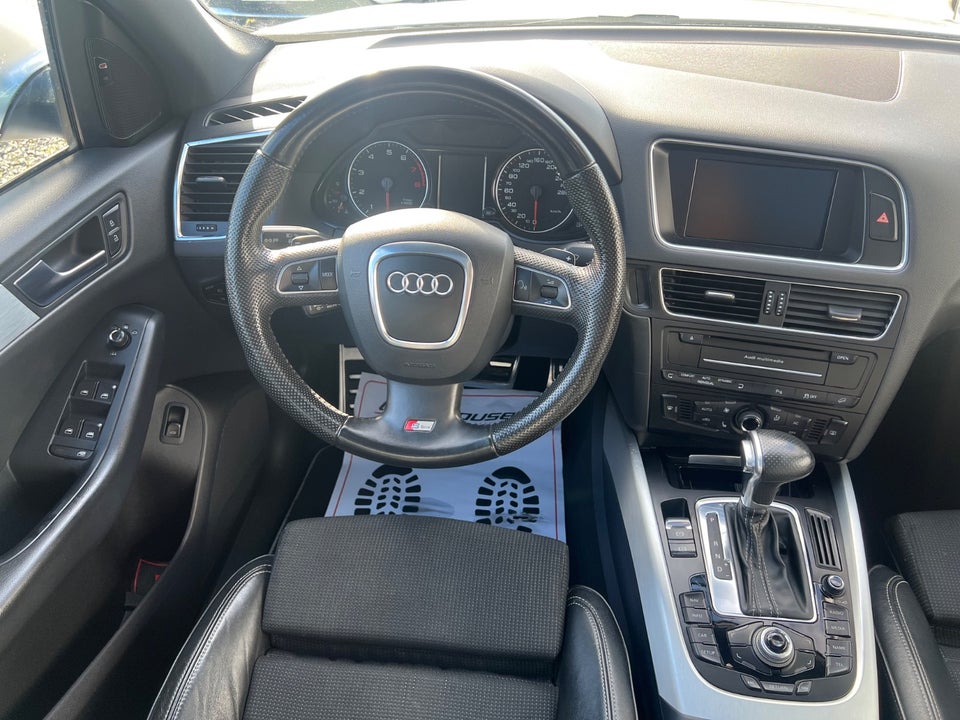 Audi Q5 2,0 TFSi 211 S-line quattro S-tr. 5d