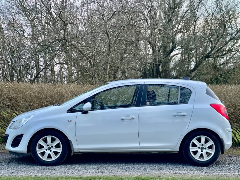 Opel Corsa 1,0 12V Essentia 5d
