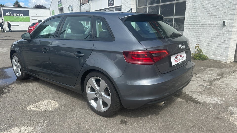 Audi A3 1,6 TDi Ambition Sportback 5d