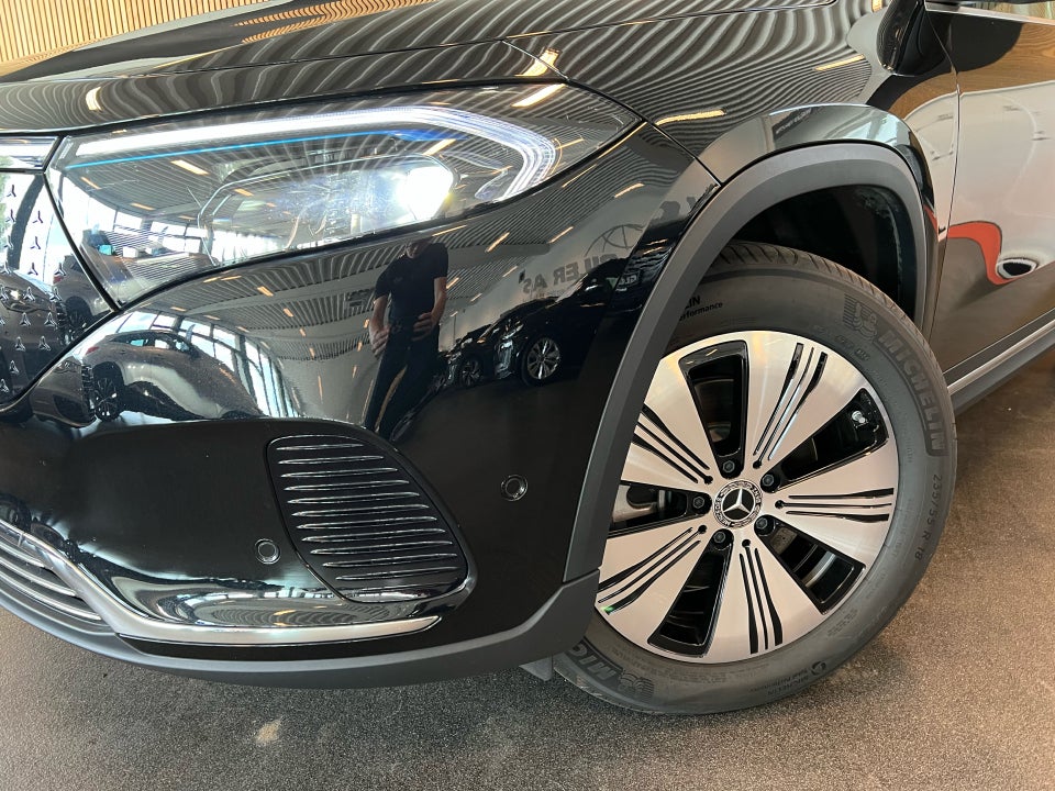 Mercedes EQA300 Progressive 4Matic 5d