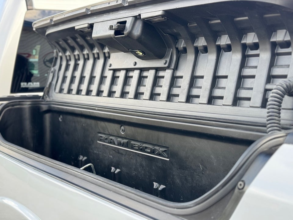 Dodge RAM 1500 5,7 V8 Laramie Crew Cab aut. 4x4 4d