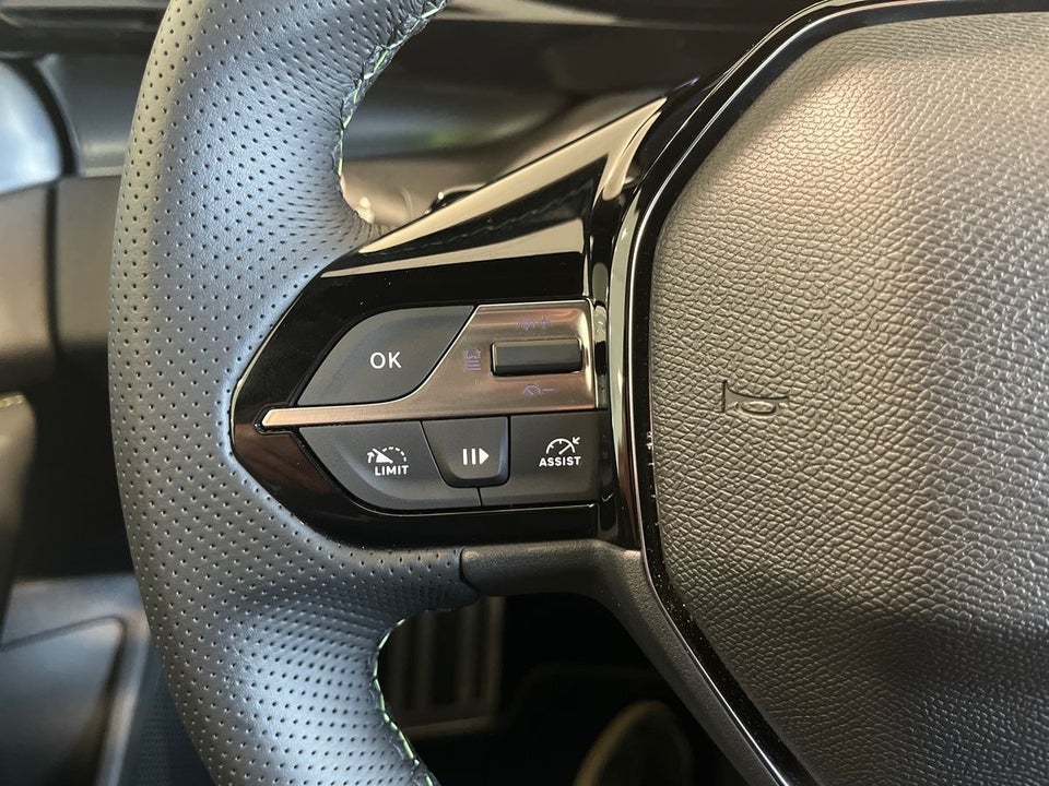 Peugeot e-408 58 GT 5d
