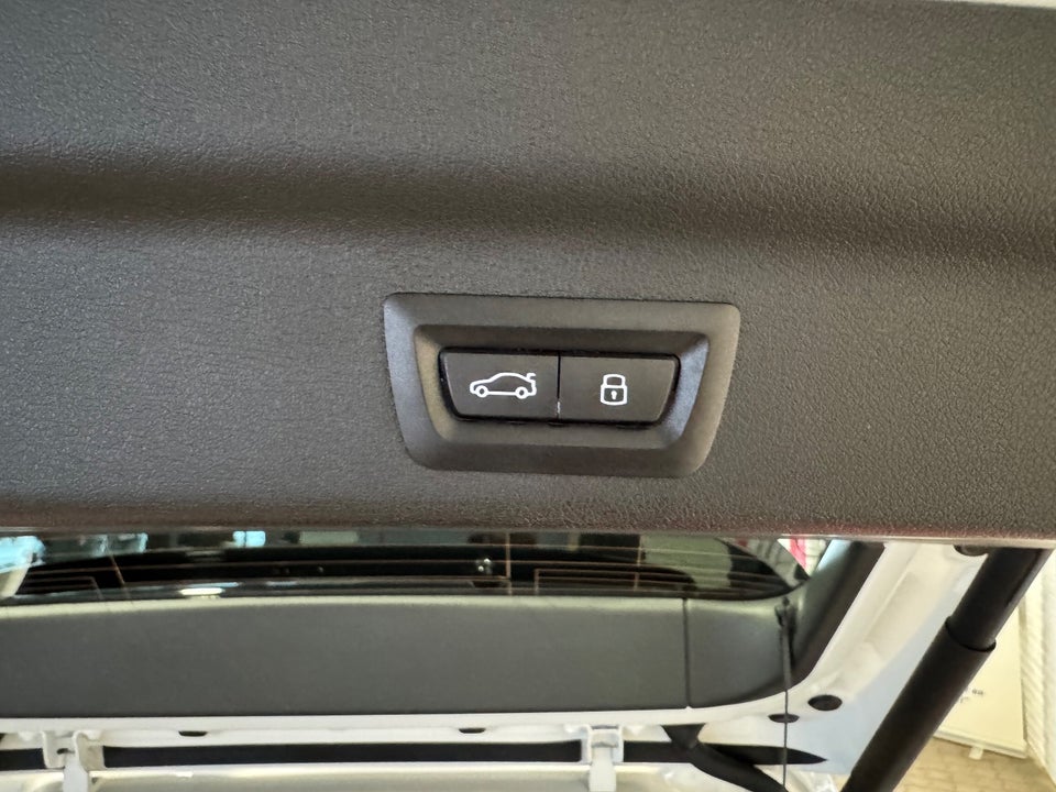 BMW iX1 eDrive20 X-Line 5d