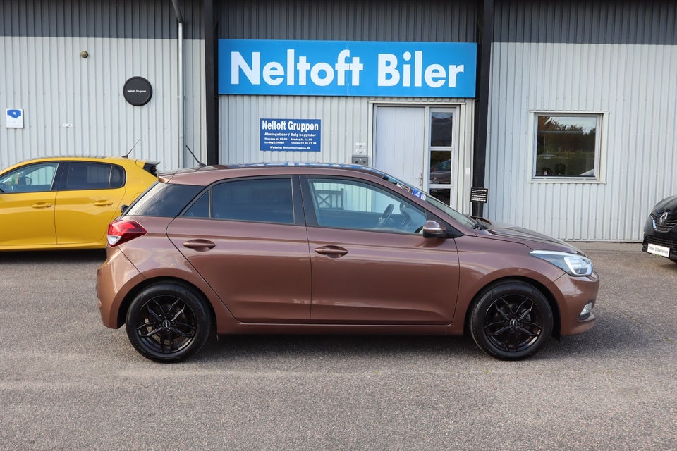 Hyundai i20 1,25 Premium 5d