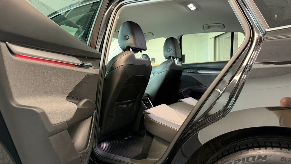 Skoda Enyaq 80 iV Loft 5d