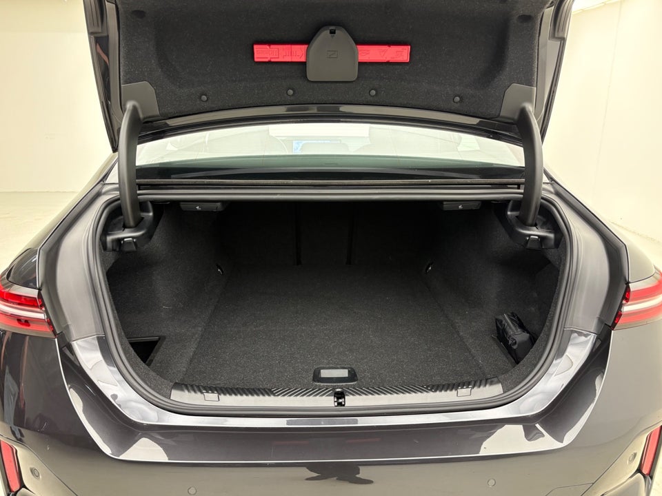 BMW i5 eDrive40 M-Sport 4d
