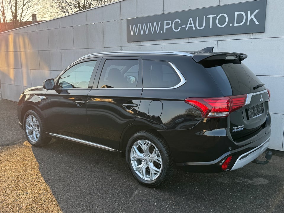 Mitsubishi Outlander 2,4 PHEV Intense CVT 4WD 5d