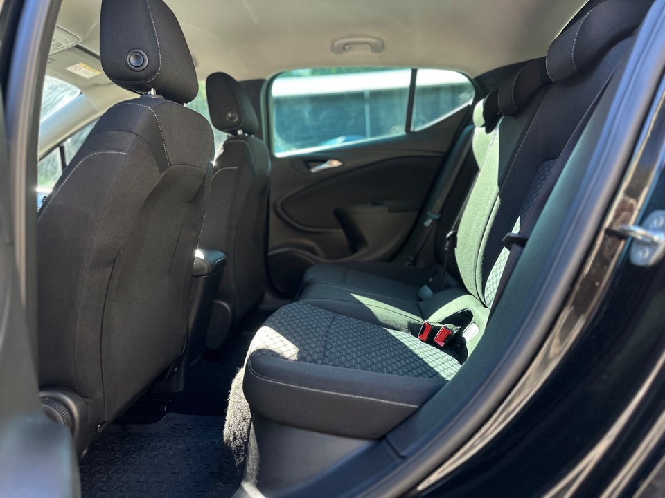 Opel Astra 1,4 T 125 Enjoy Sports Tourer 5d